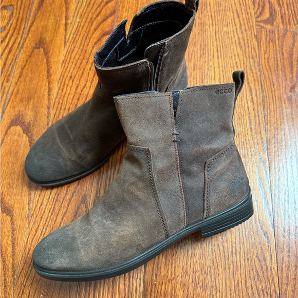 ECCO Touch 15 Women's Bootie in brown / Size 8 or 39 - Picture 4 of 9